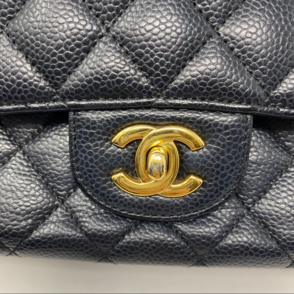 ✈️sold✈️CHANEL classic flap medium - Picture 5 of 15